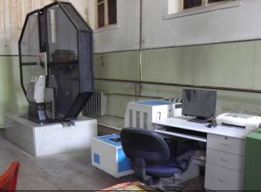 Metal pendulum impact testing machine